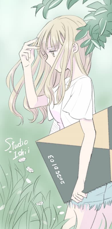 スケッチブックを抱えて庭に立つ芳野。